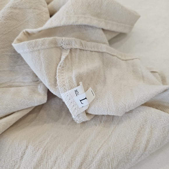 CHERRYBETTY Women's Beige Embroideried Flower Tunic Top V-Neck Large - Picture 7 of 10